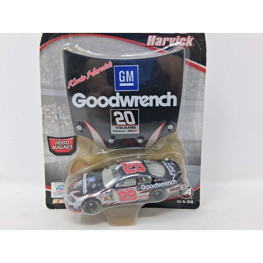 2005 Kevin Harvick #29 GM Goodwrench 1/64 Scale NASCAR Diecast Winners Circle. N